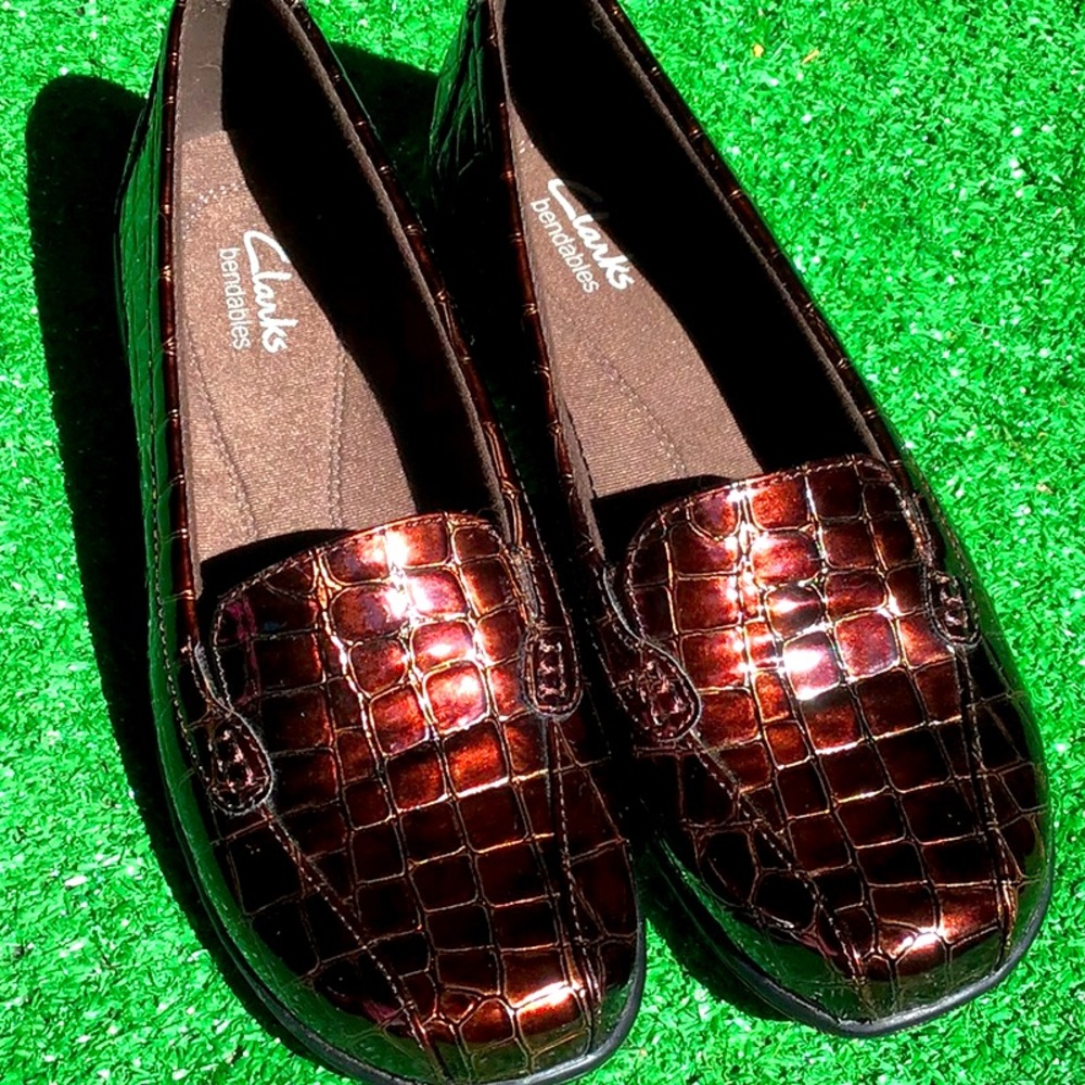 CLARKS BENDABLES BRONZE FAUX ALLIGATOR SLIP-ON SHOES
